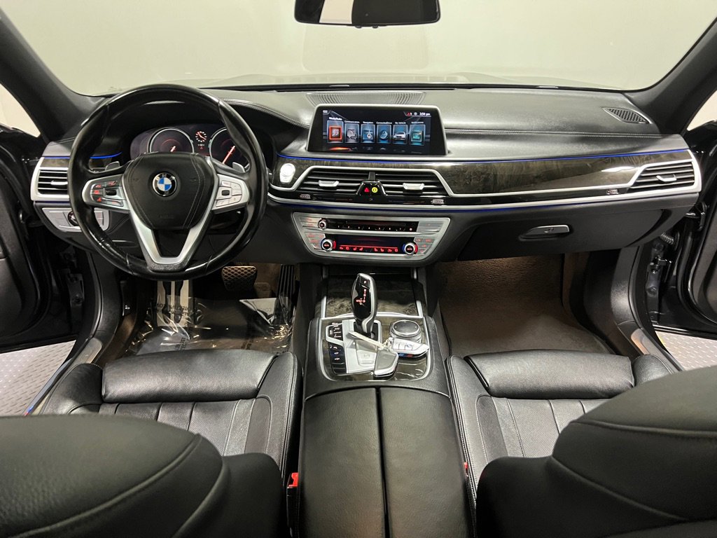 Used 2016 BMW 740i image 16