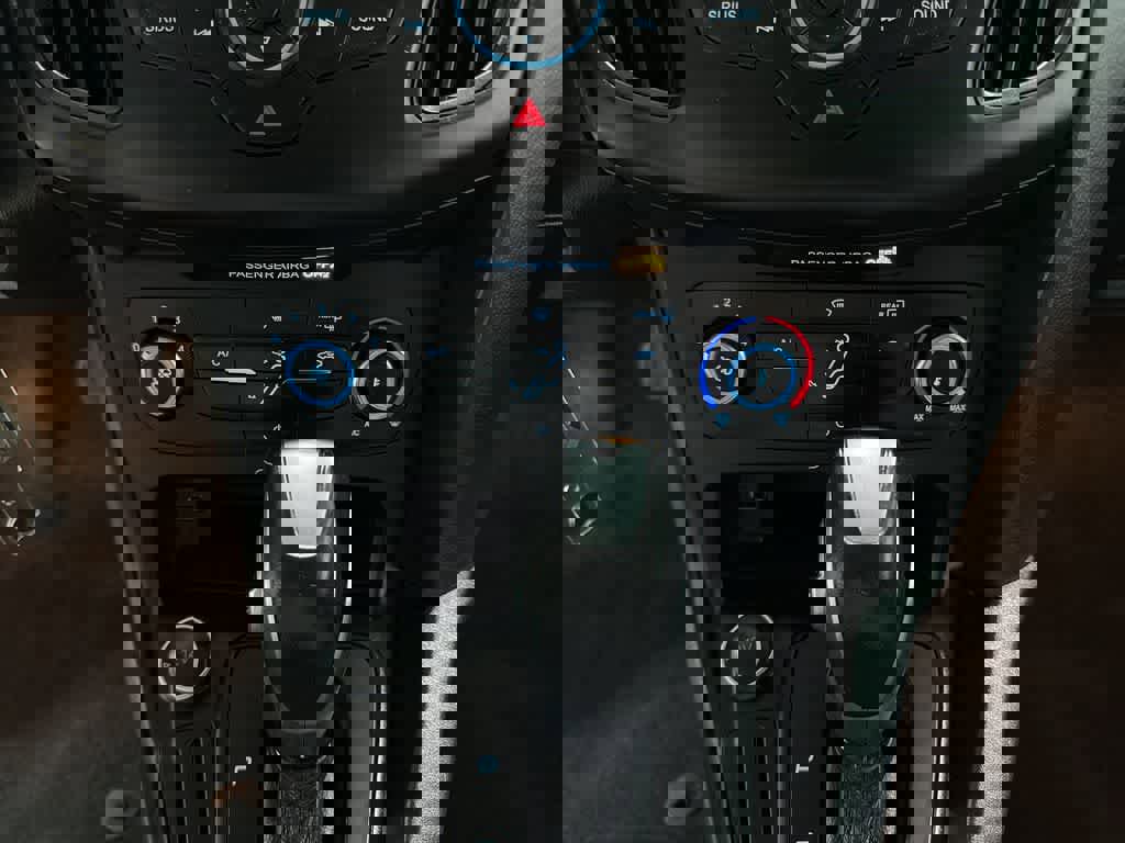 Used 2016 Ford Focus SE w/ SE Power Seat Package image 21