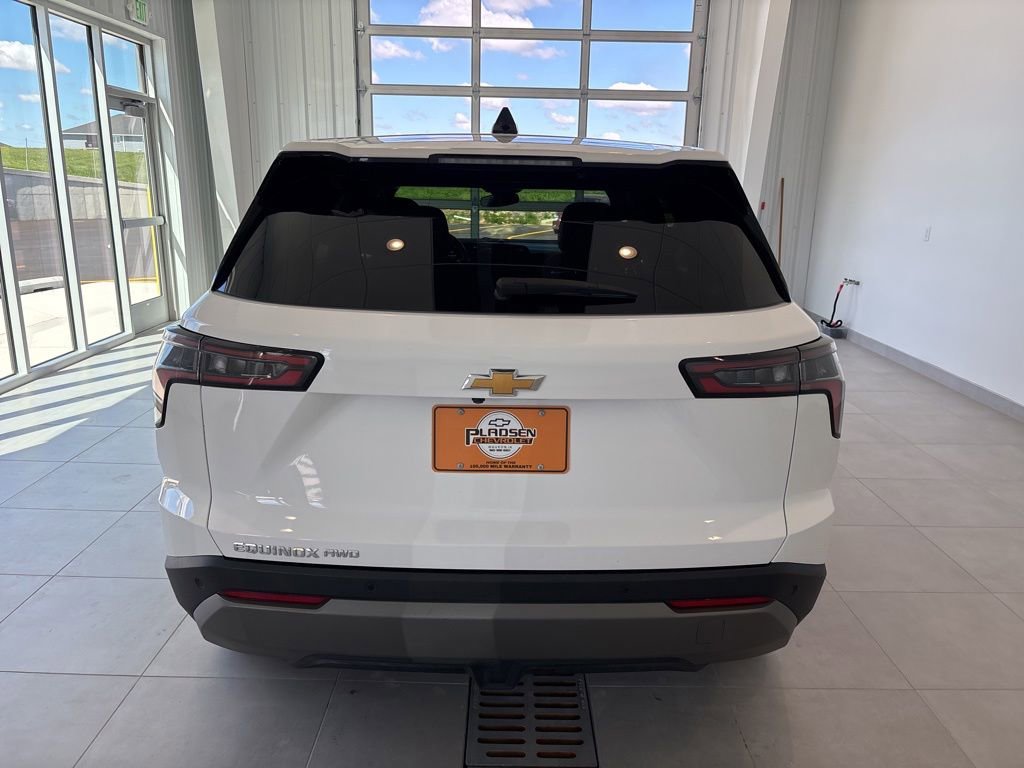 Used 2025 Chevrolet Equinox LT AWD/4WD image 3