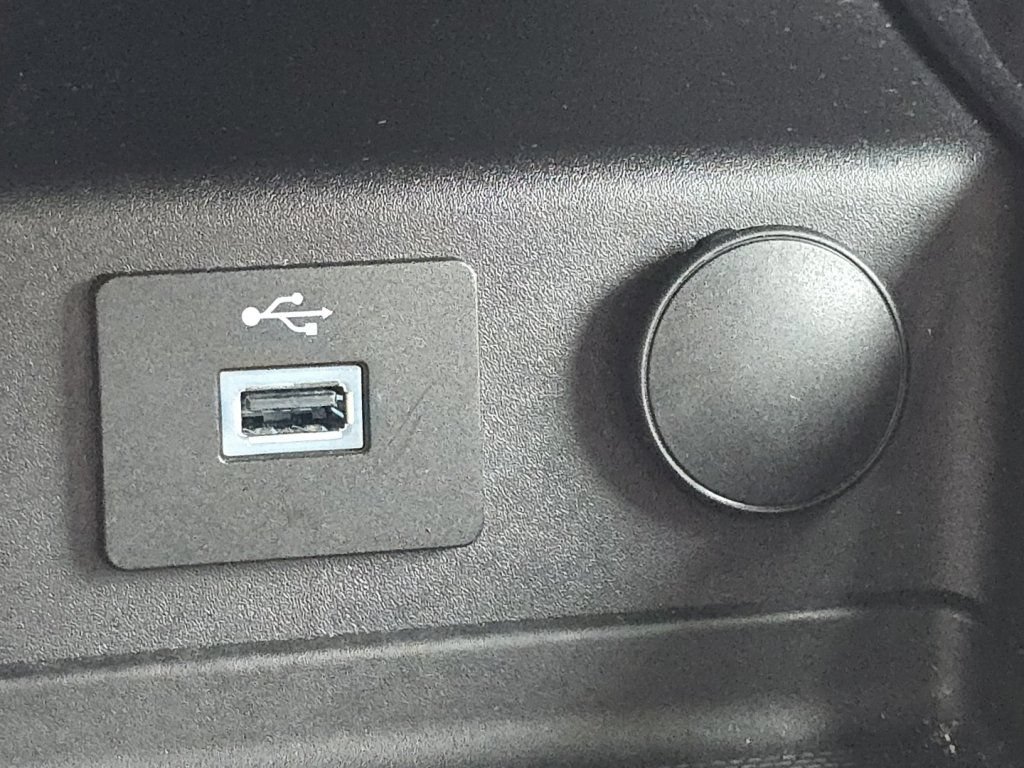 Used 2018 Ford Fusion S FWD image 5
