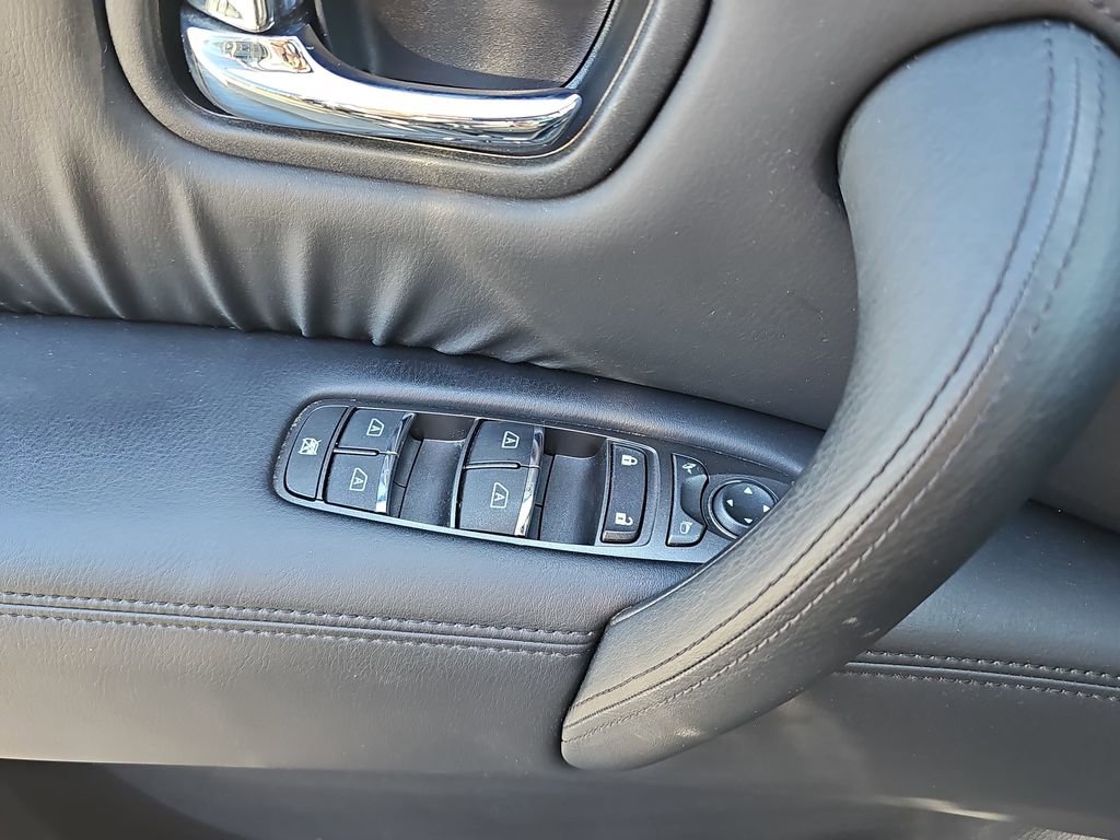 Used 2024 Nissan Armada SL w/ Midnight Edition Package RWD image 34