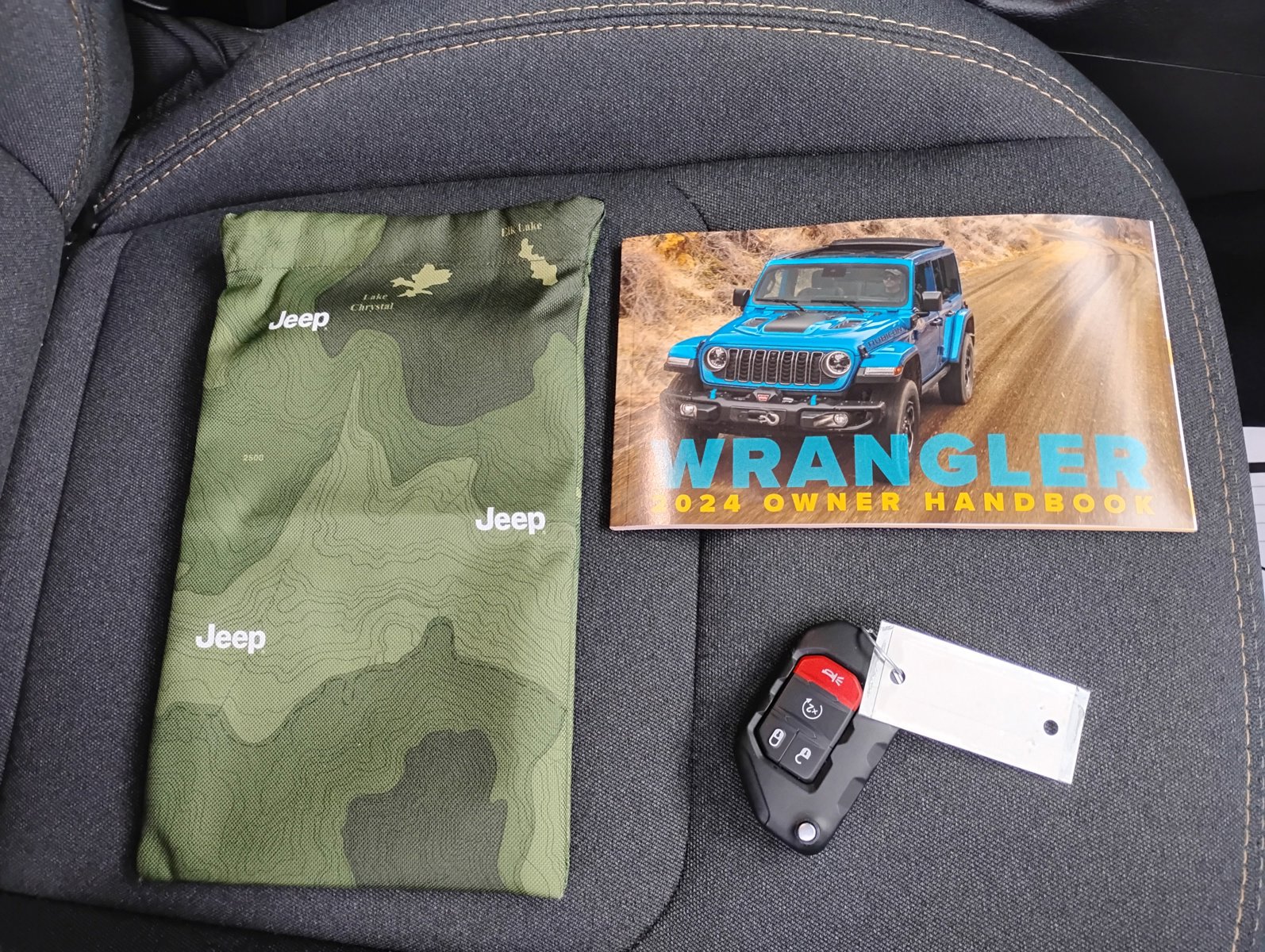 Used 2024 Jeep Wrangler Sport S image 34