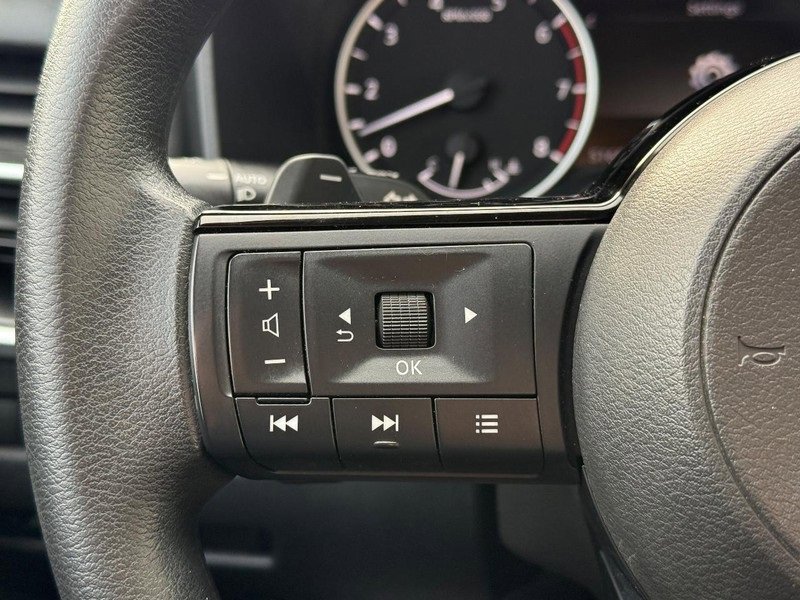 Used 2021 Nissan Rogue SV image 19