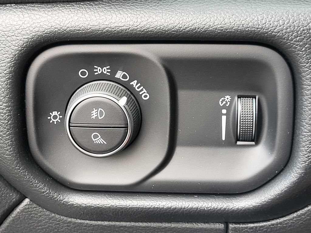 New 2026 RAM 2500 Tradesman AWD/4WD image 23
