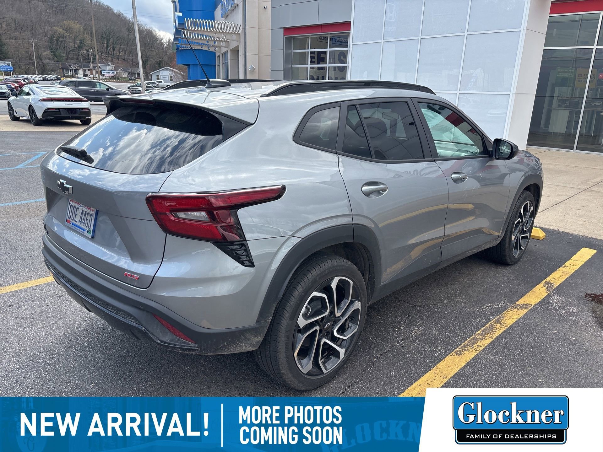 Used 2025 Chevrolet Trax RS w/ Sunroof Package image 4