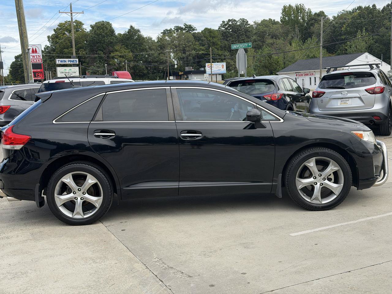 Used 2010 Toyota Venza AWD image 5