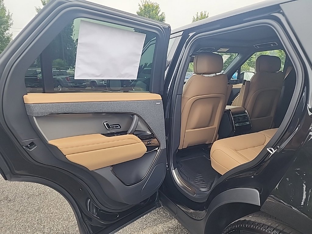 New 2026 Land Rover Range Rover Sport SE AWD/4WD image 11