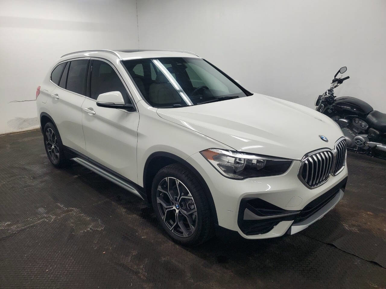 Used 2021 BMW X1 sDrive28i w/ Convenience Package image 3