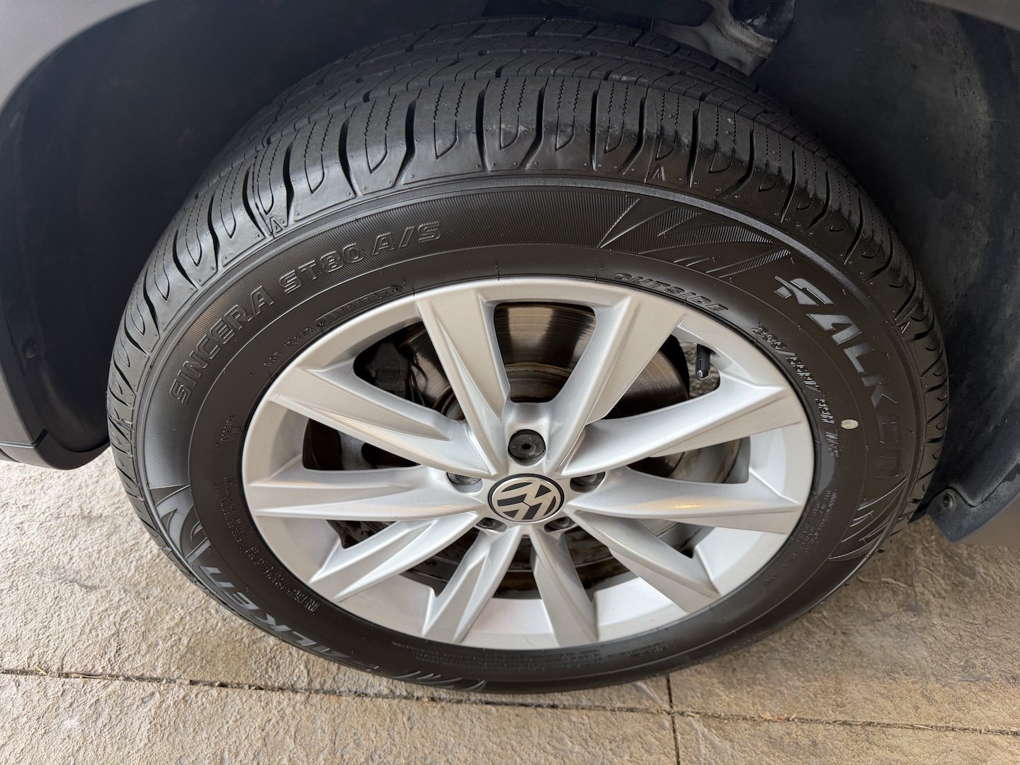 Used 2017 Volkswagen Tiguan Limited w/ Premium Package FWD image 11
