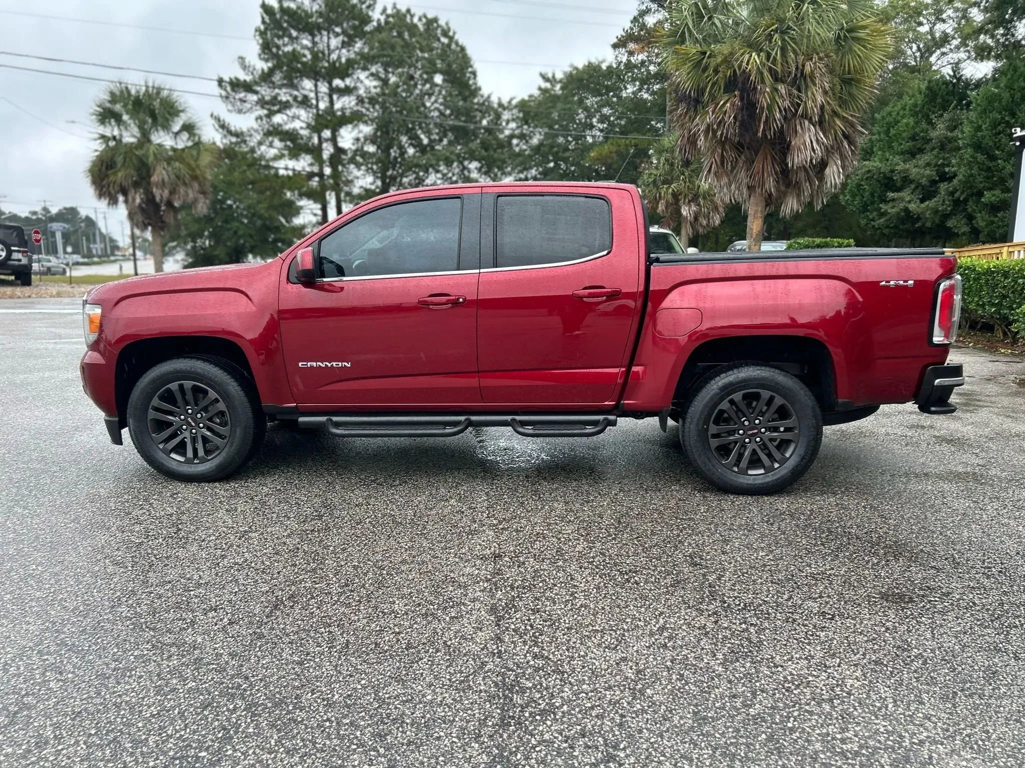 Used 2018 GMC Canyon SLE w/ SLE Convenience Package image 12