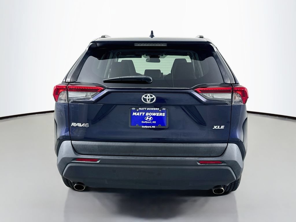 Used 2019 Toyota RAV4 XLE FWD image 6