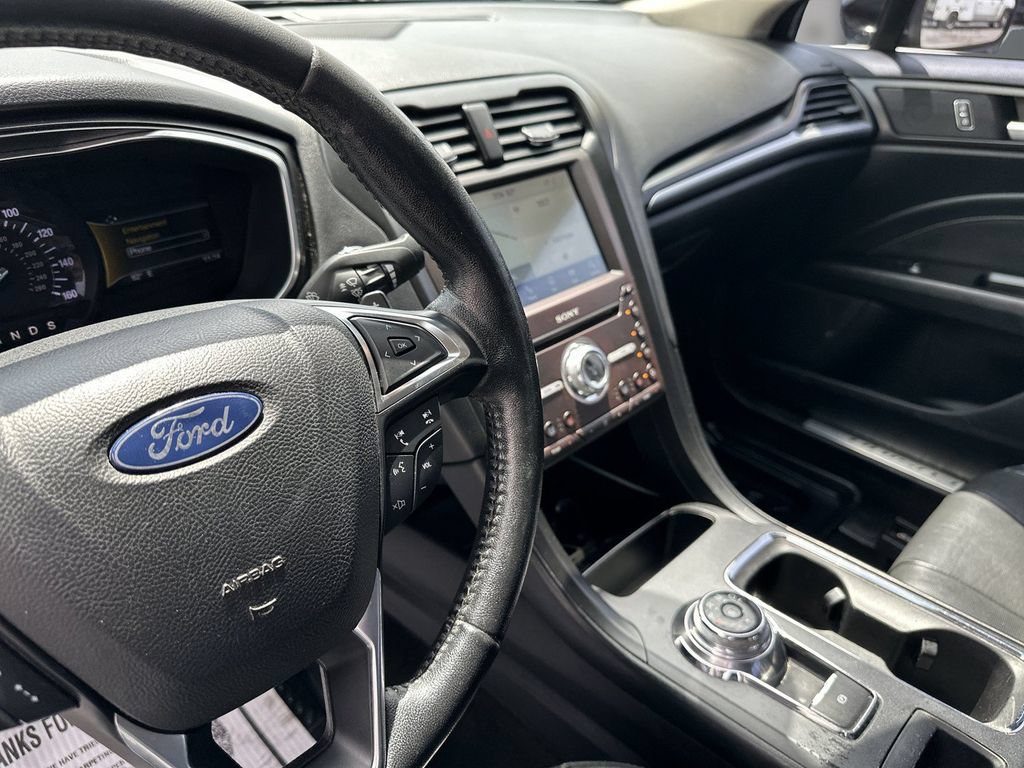 Used 2020 Ford Fusion Titanium AWD/4WD image 15