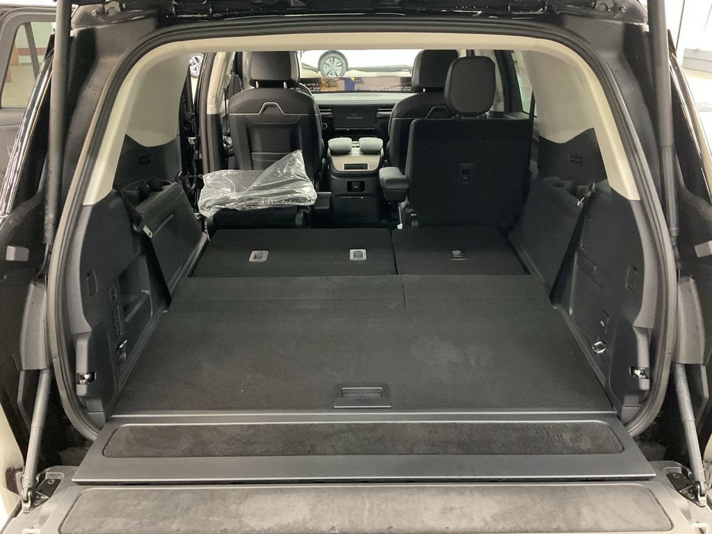 New 2027 Lincoln Navigator Reserve AWD/4WD image 22