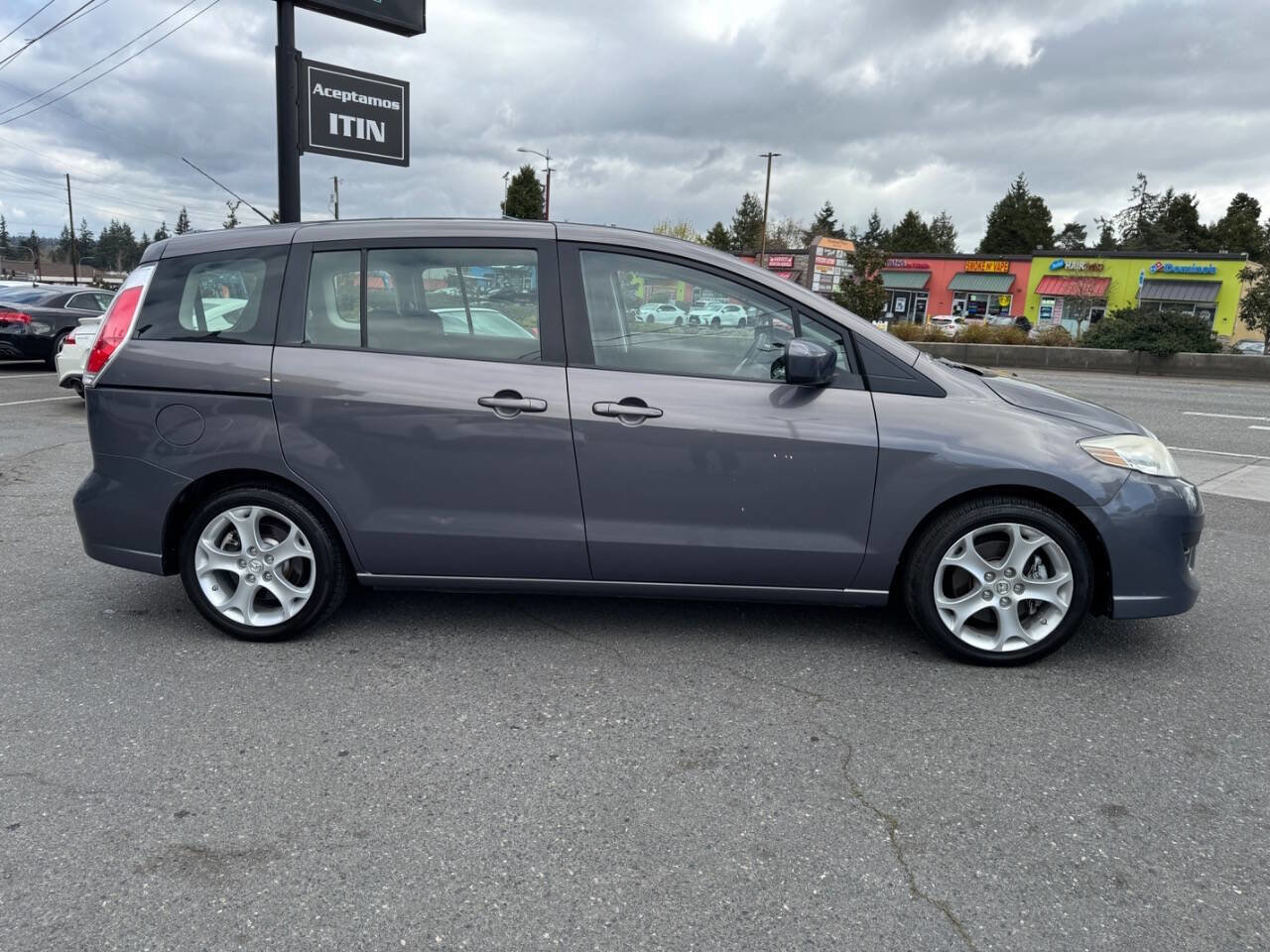 Used 2010 MAZDA MAZDA5 Sport image 7