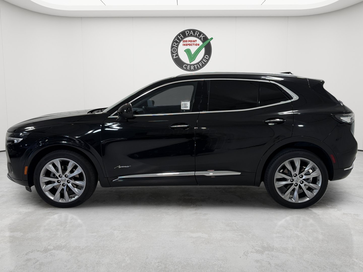 Used 2023 Buick Envision Avenir AWD/4WD image 2