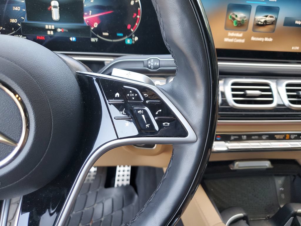 Used 2025 Mercedes-Benz GLS 580 4MATIC image 29