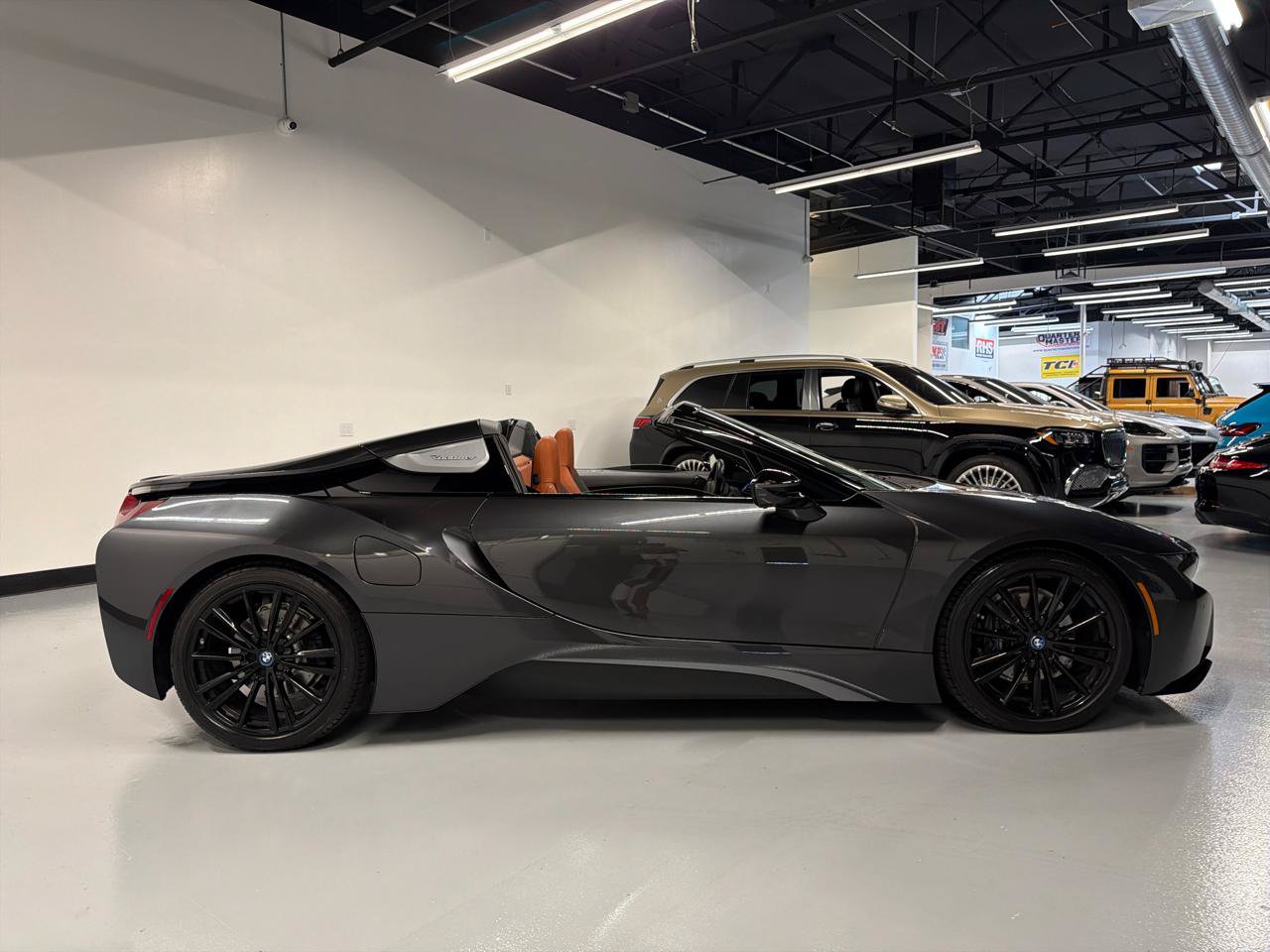 Used 2019 BMW i8 Roadster AWD/4WD image 10