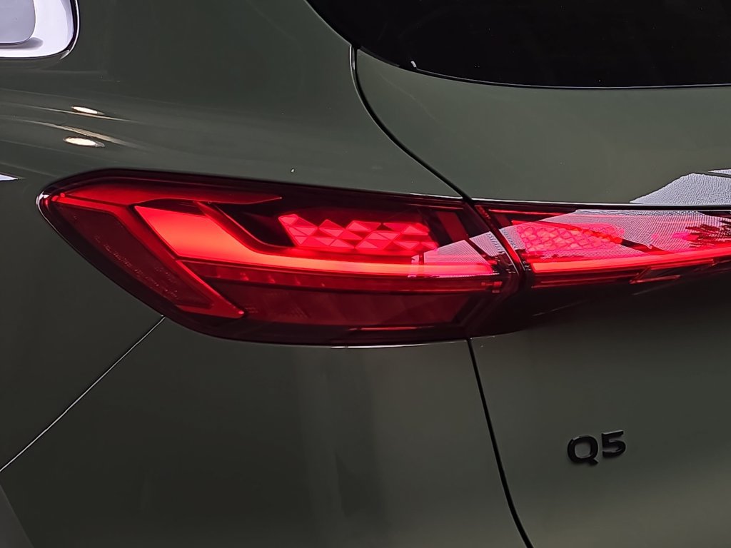 Certified 2025 Audi Q5 Prestige AWD/4WD image 34