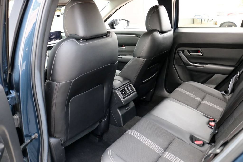 Used 2025 Chevrolet Equinox LT w/ Convenience Package II AWD/4WD image 54
