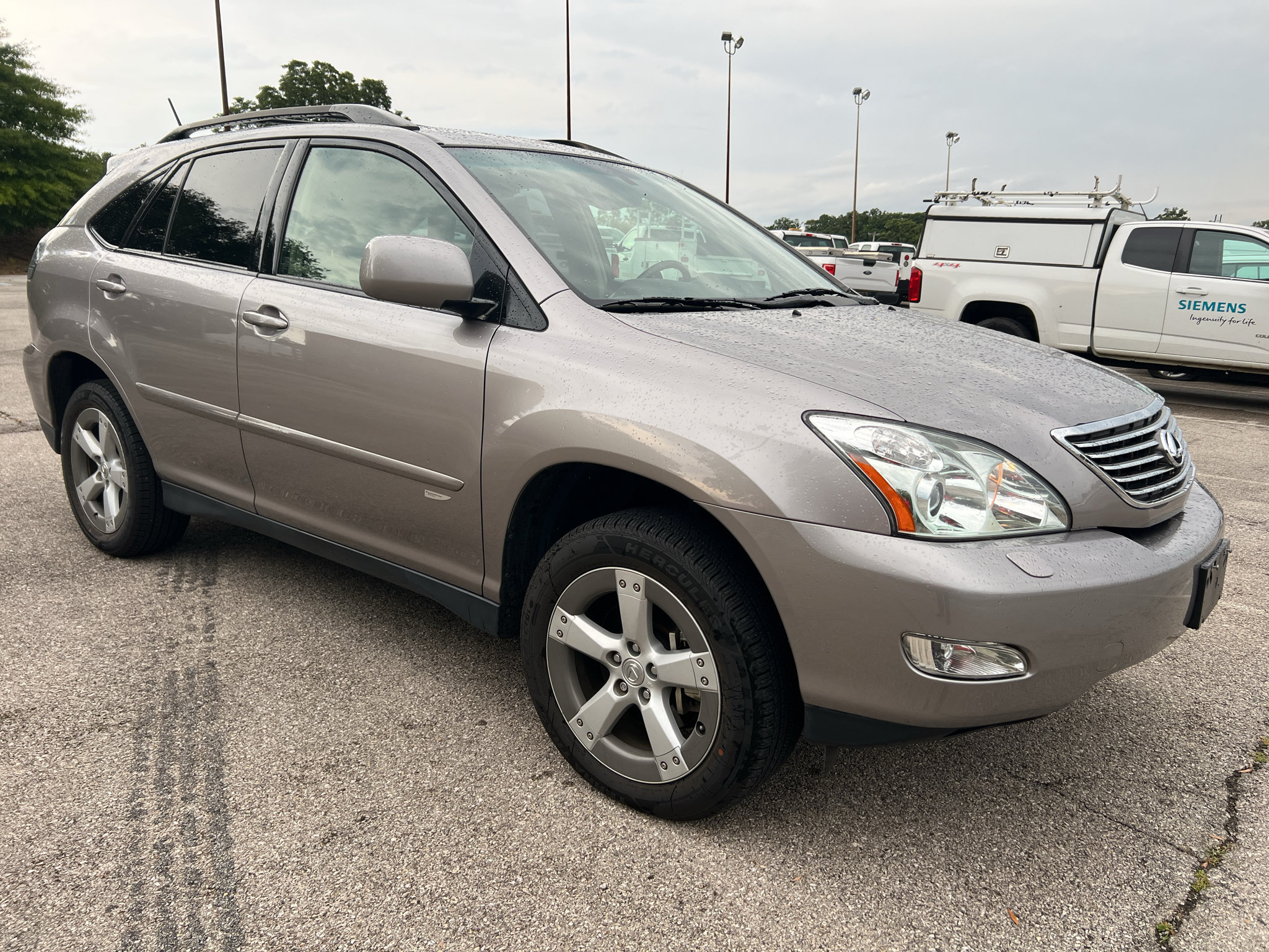 Used 2005 Lexus RX 330 FWD image 1
