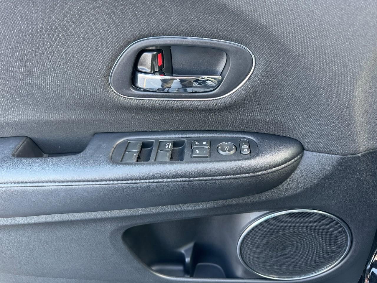 Used 2019 Honda HR-V EX image 16