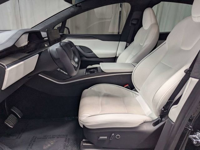 Used 2022 Tesla Model X Plaid image 10