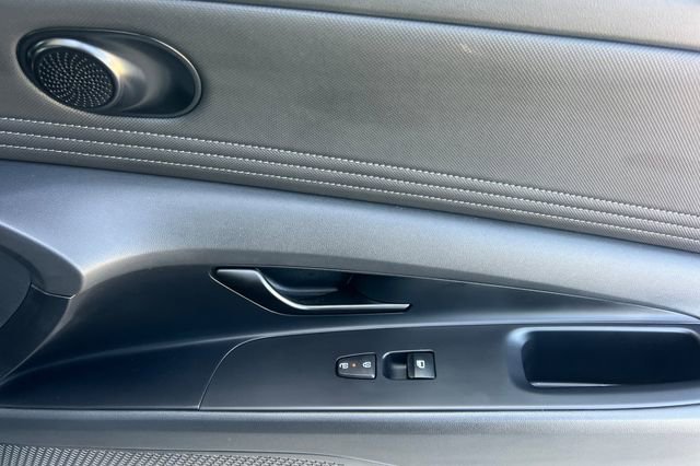 Used 2025 Hyundai Elantra SEL FWD image 20