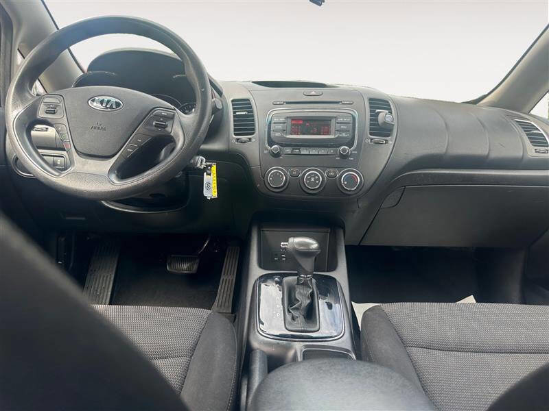 Used 2017 Kia Forte LX image 10