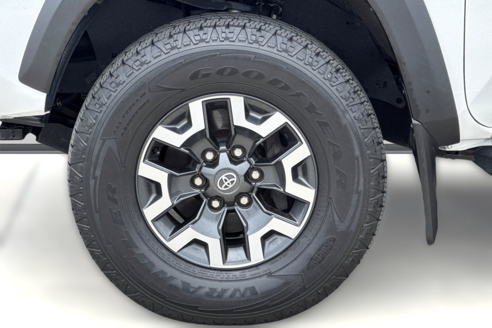 Used 2021 Toyota Tacoma TRD Off-Road w/ Technology Package AWD/4WD image 12