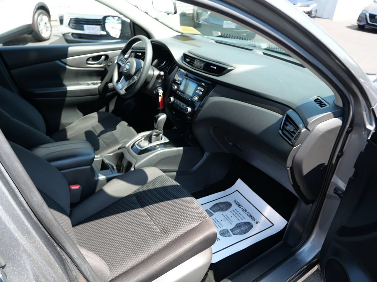 Used 2017 Nissan Rogue Sport S w/ S Appearance Package FWD image 25