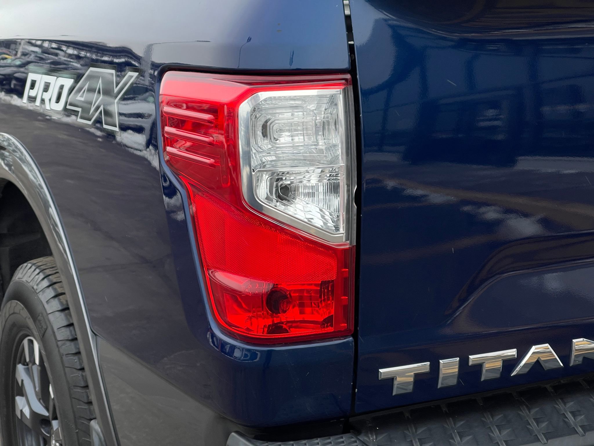 Used 2017 Nissan Titan PRO-4X w/ Pro-4x Convenience Package image 29