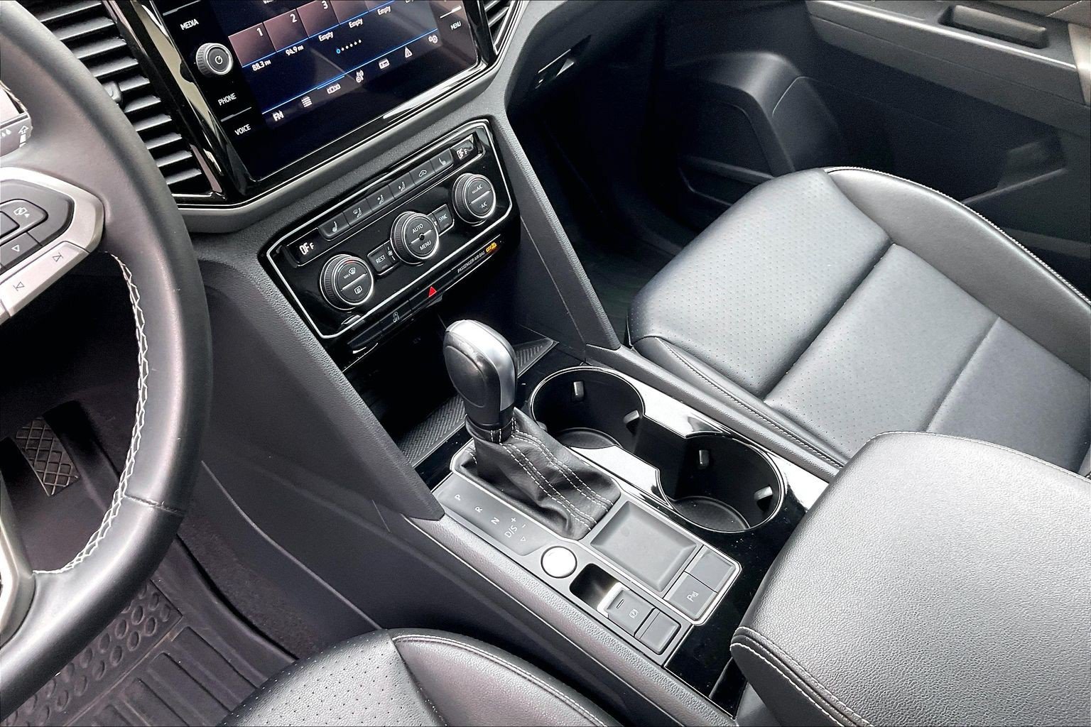 Certified 2022 Volkswagen Atlas SE FWD image 17