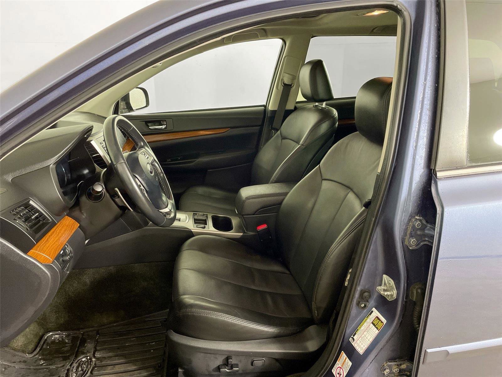 Used 2014 Subaru Outback 2.5i Limited w/ Moonroof Package image 11