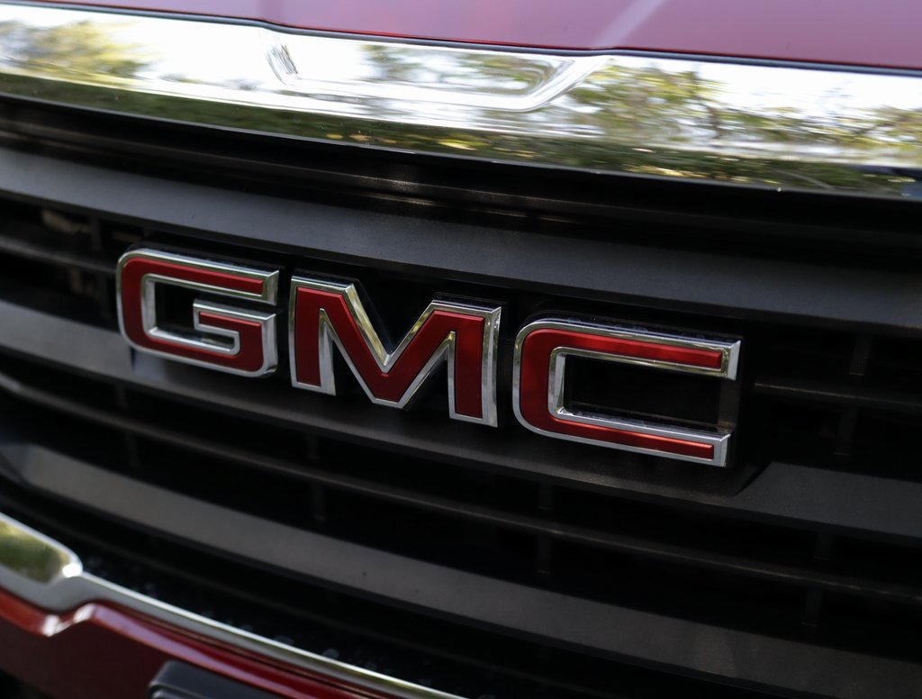 Used 2024 GMC Terrain SLE image 29