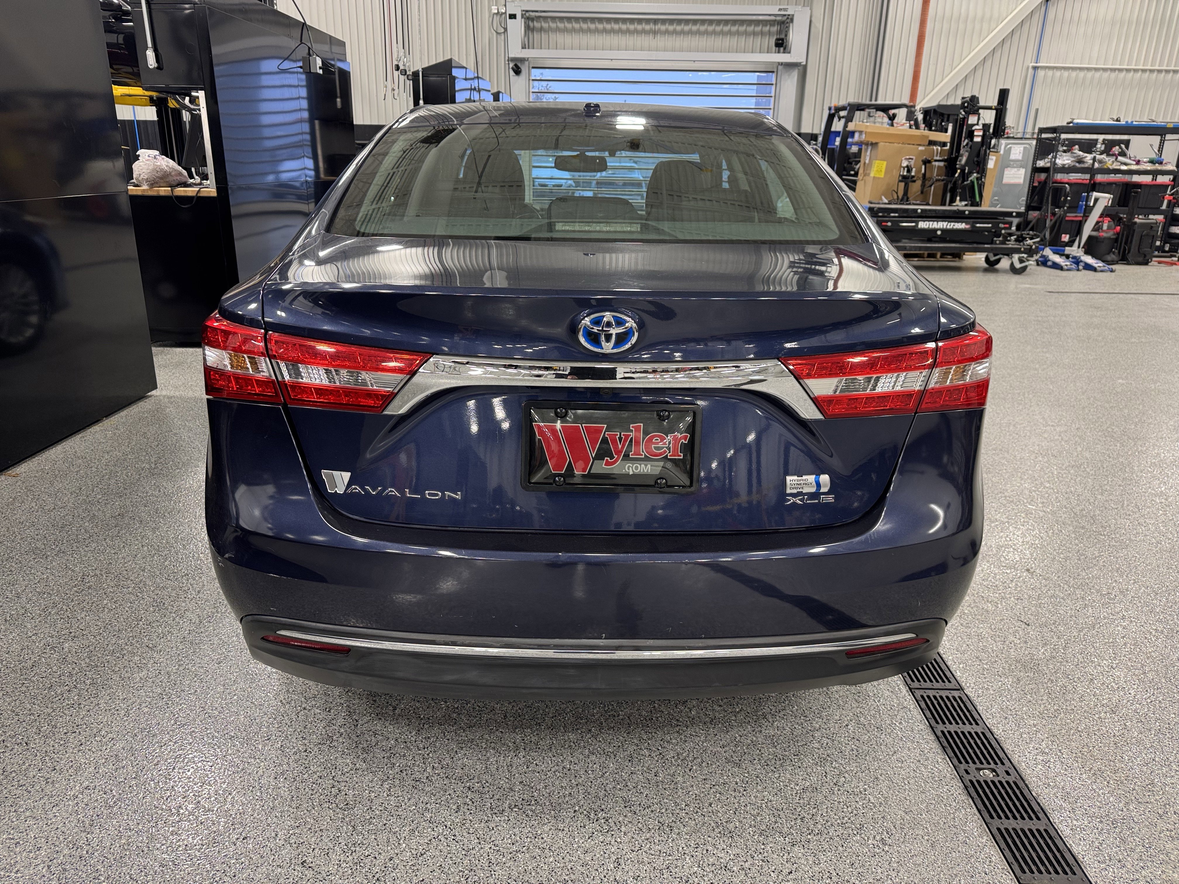 Used 2015 Toyota Avalon XLE Touring image 35