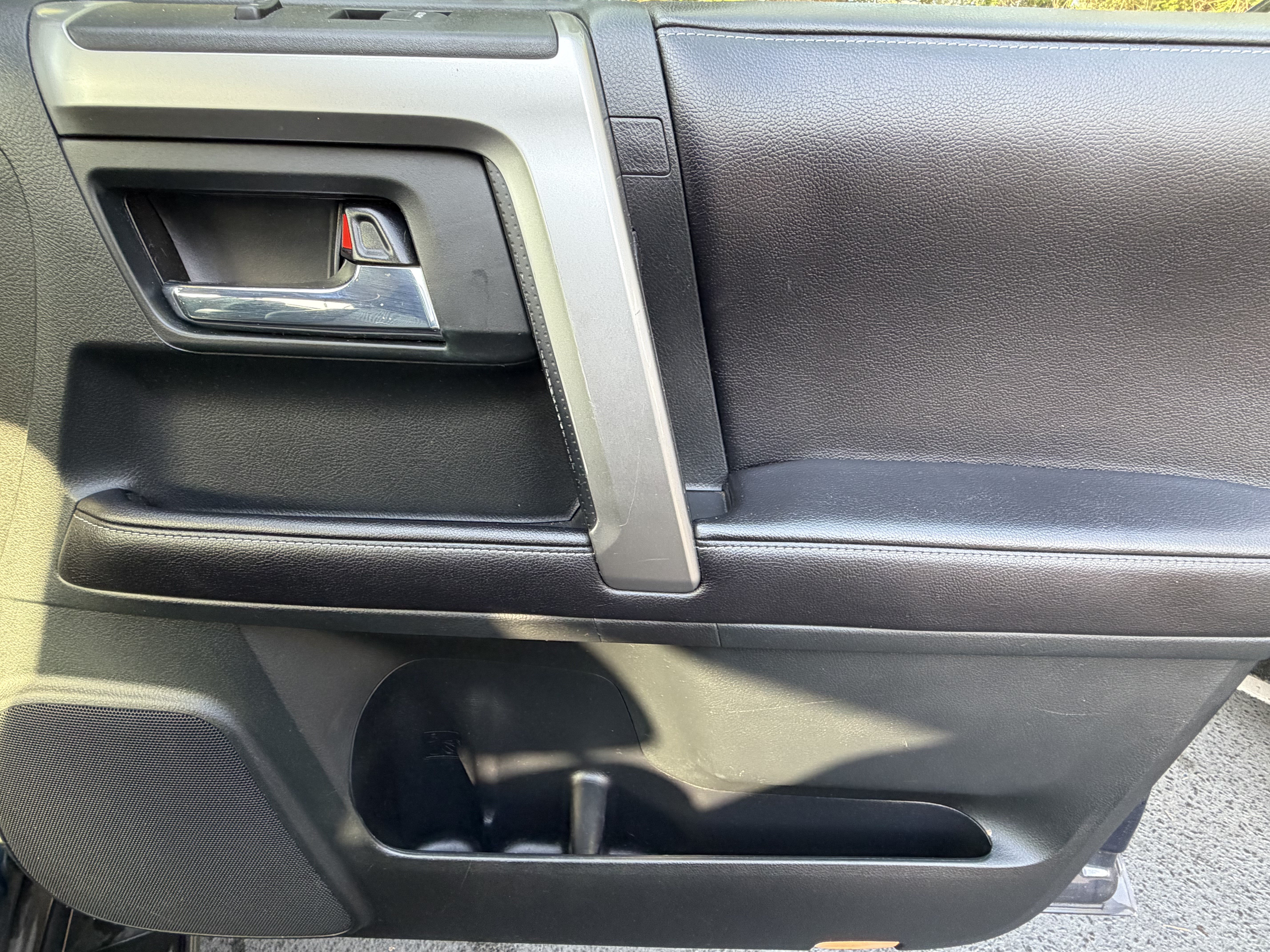 Used 2016 Toyota 4Runner SR5 AWD/4WD image 41