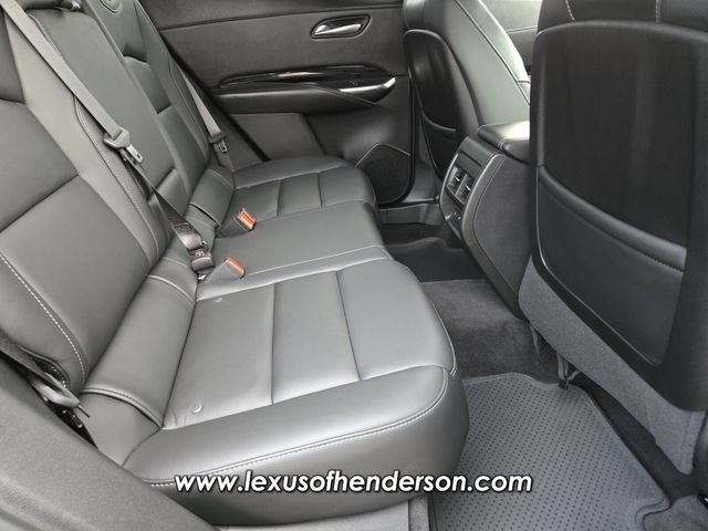 Used 2024 Cadillac XT4 Luxury w/ Cold Weather Package FWD image 16
