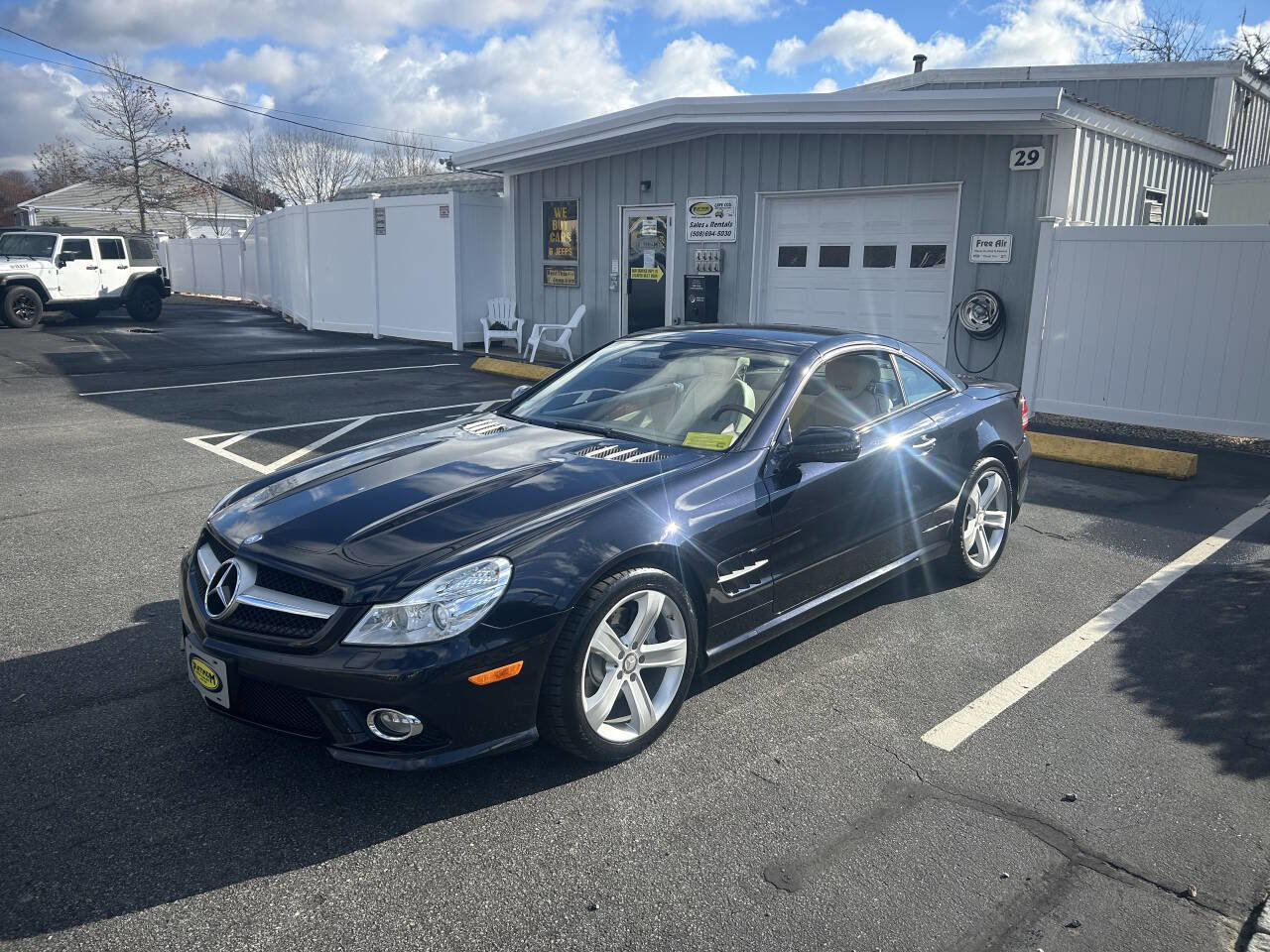 Used 2009 Mercedes-Benz SL 550 image 2