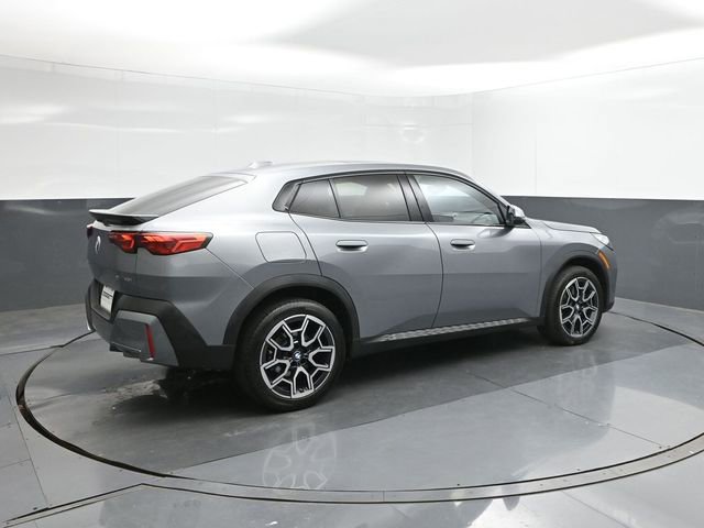 Used 2025 BMW X2 xDrive28i image 11