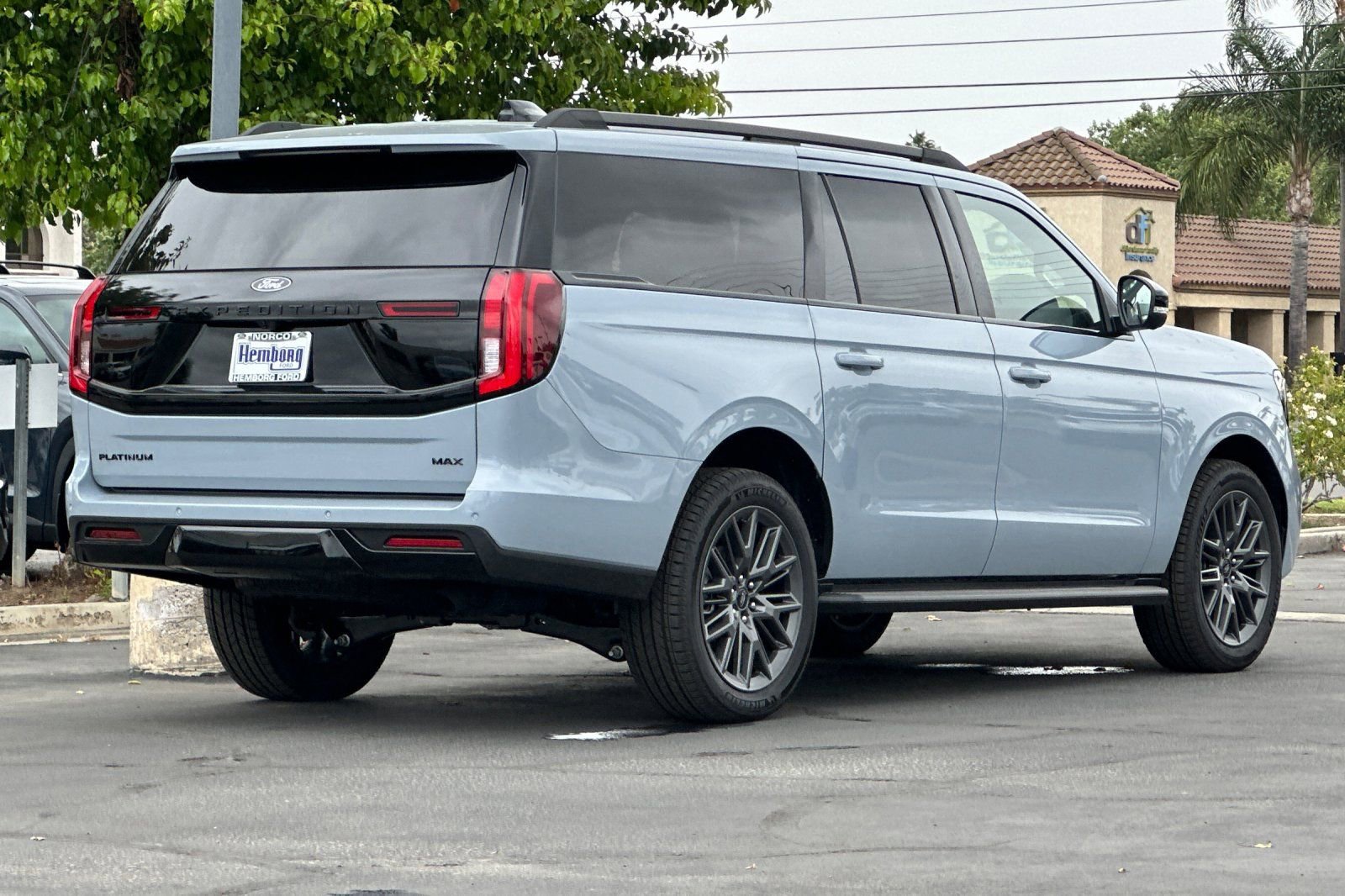 New 2026 Ford Expedition Max Platinum w/ Stealth Appearance Package image 4