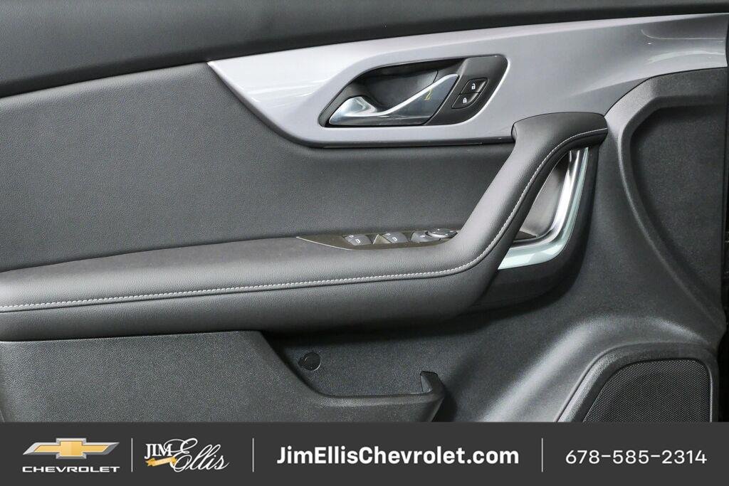 New 2026 Chevrolet Blazer LT w/ Convenience Package FWD image 6