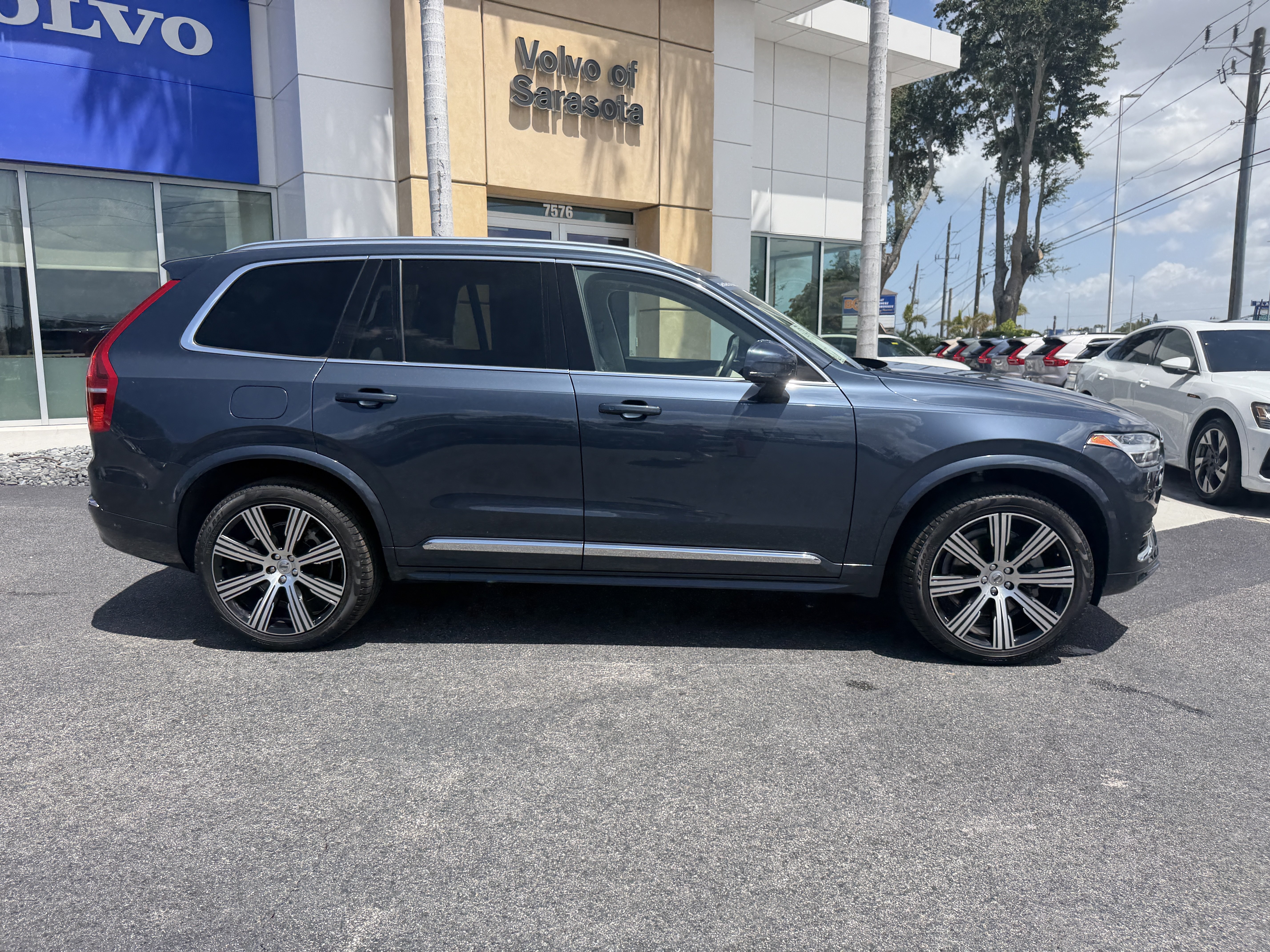 Certified 2024 Volvo XC90 B5 Plus w/ Protection Package Premier AWD/4WD image 2
