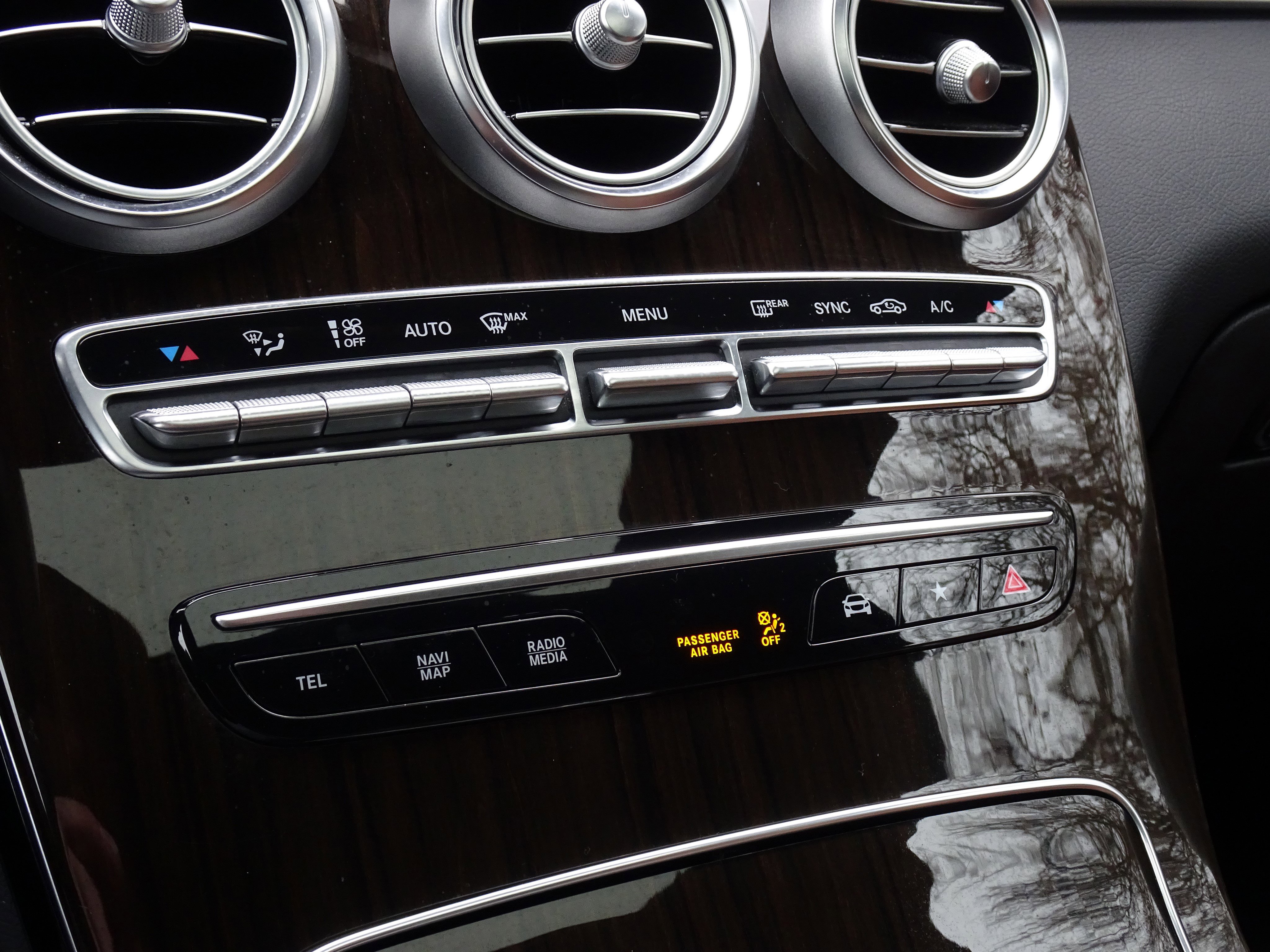 Used 2021 Mercedes-Benz GLC 300 GLC 300 image 35