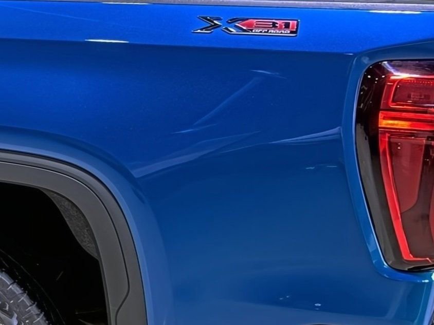 Used 2023 GMC Sierra 1500 Elevation w/ X31 Off-Road Package AWD/4WD image 10