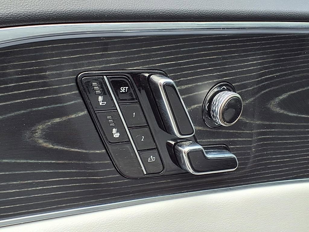 Used 2024 Cadillac Lyriq Luxury w/ LPO, Floor Liner Package AWD/4WD image 31