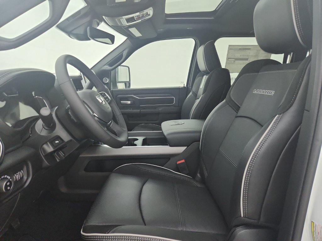 New 2026 RAM 2500 Laramie AWD/4WD image 10