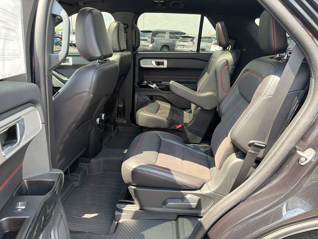 Used 2024 Ford Explorer ST-Line w/ Class IV Trailer Tow Package AWD/4WD image 30