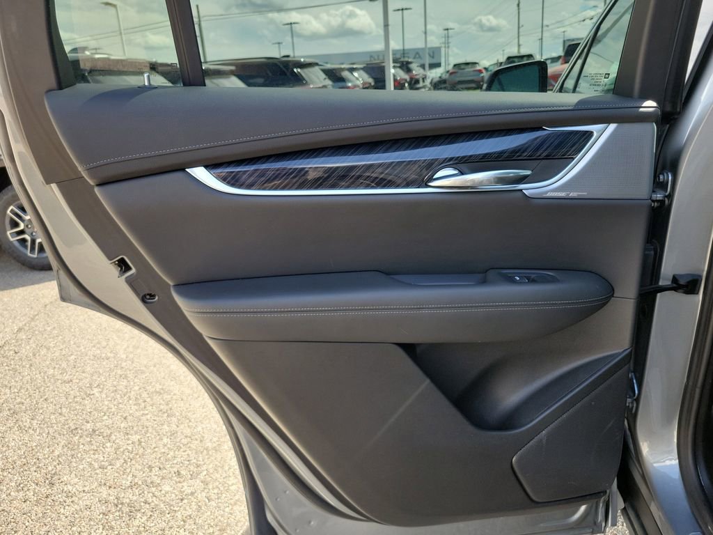 Used 2024 Cadillac XT6 Premium Luxury image 17