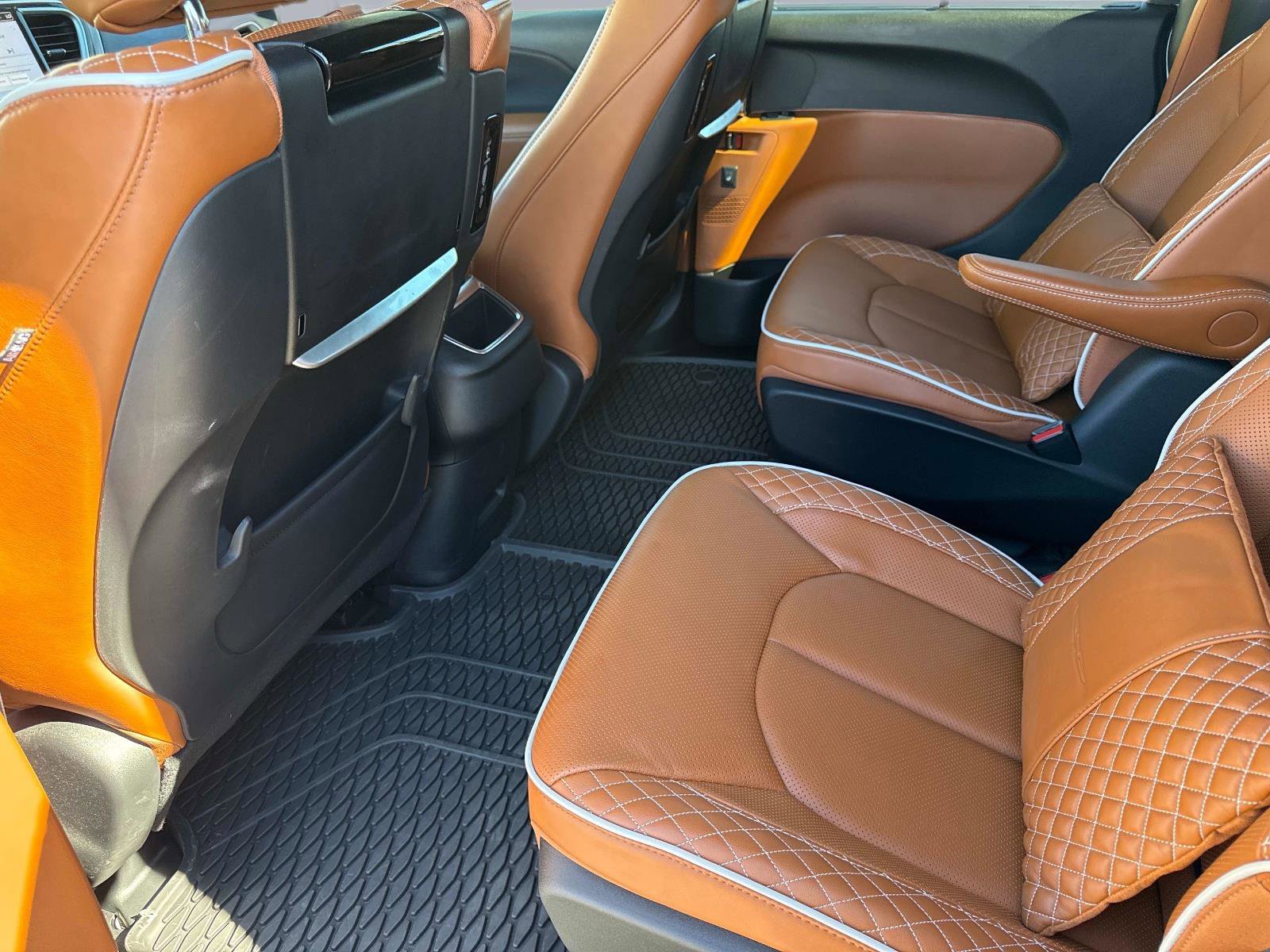 Used 2024 Chrysler Pacifica Pinnacle image 16