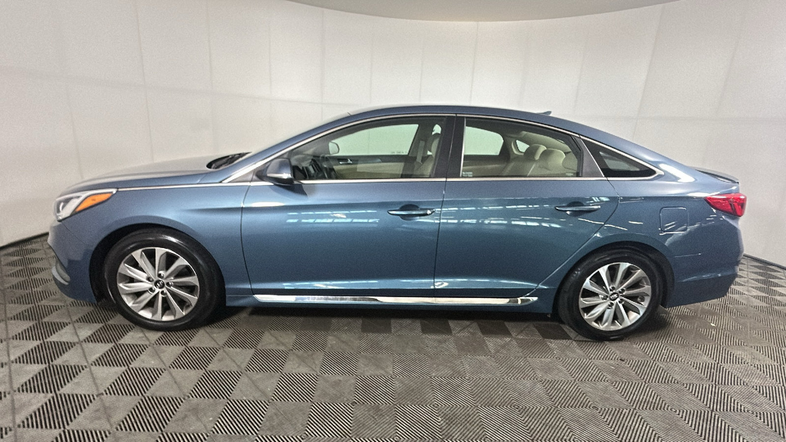 Used 2015 Hyundai Sonata Sport FWD image 7